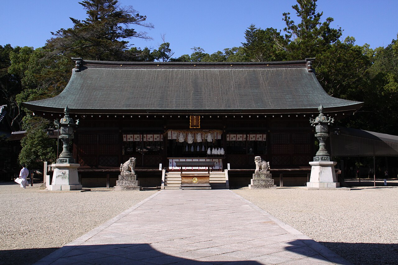 伊弉諾神宮の拝殿