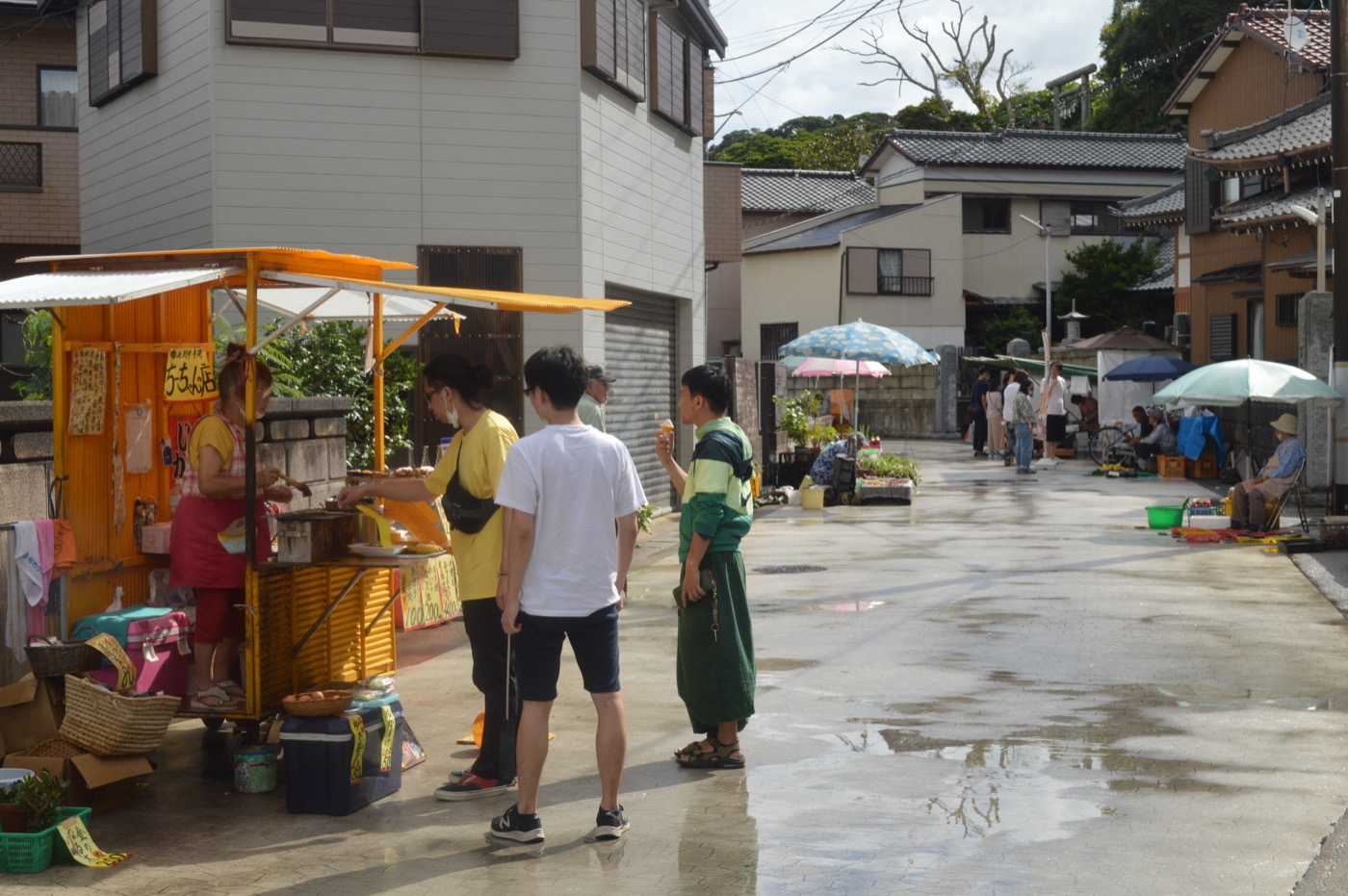 勝浦朝市の様子